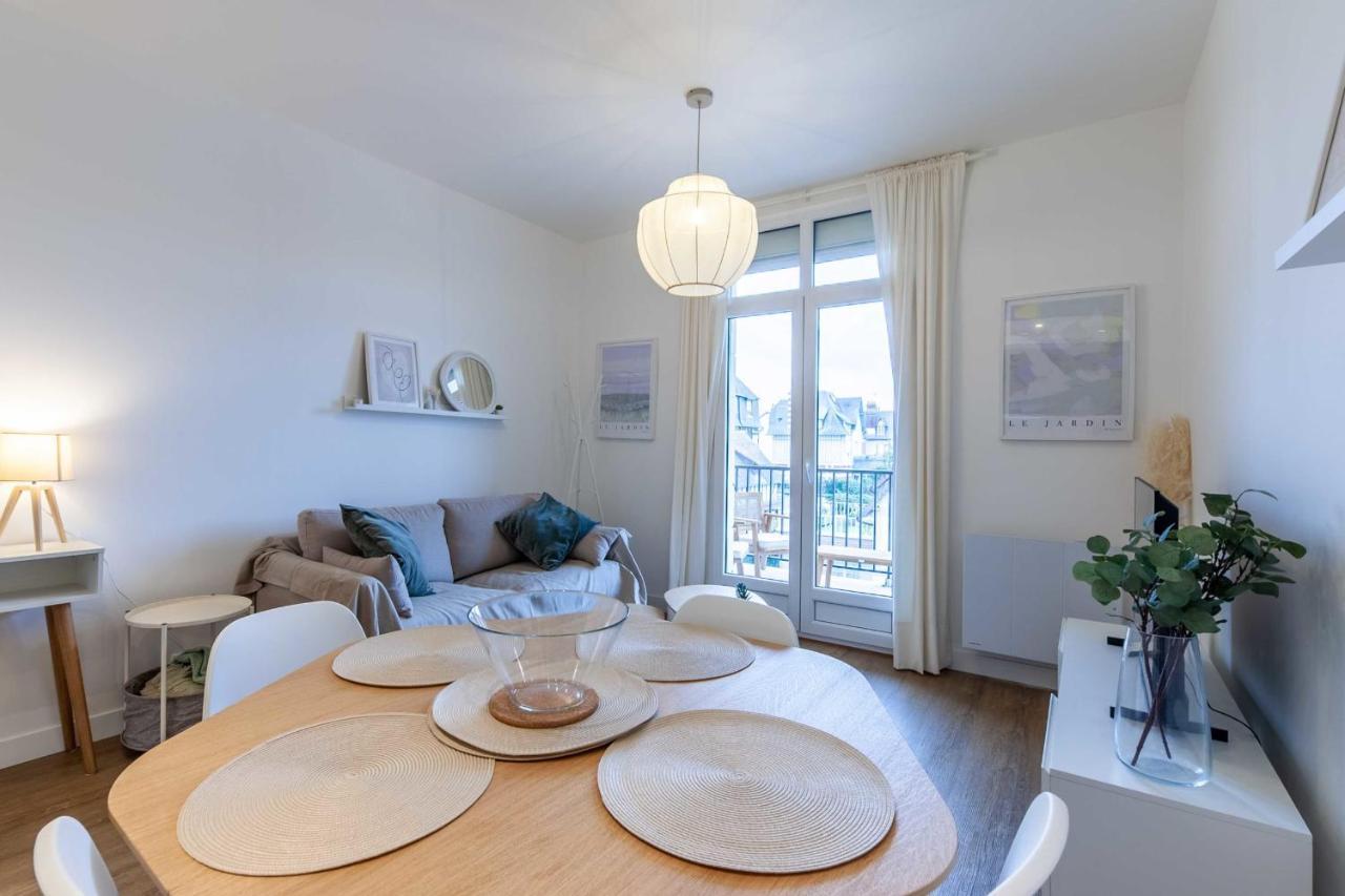 2-Bedroom Apartment With Balcony Near Hippodrome Deauville Exteriér fotografie